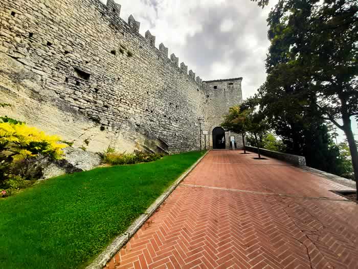 Strada per Torre di San Marino