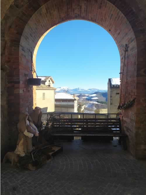 Panorama dal paese di Montemonaco