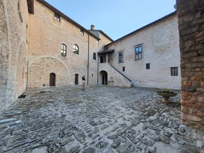 Interno del castello Brancaleoni