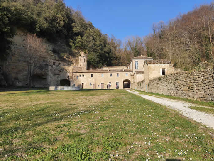 Eremo delle Grotte del Massaccio Cupramontana Poggio Cupro