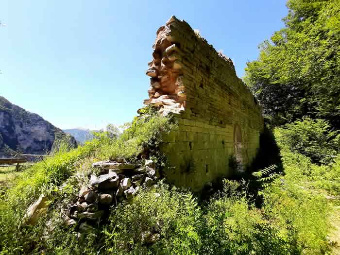 Le rovine dell’Eremo di Grottafucile