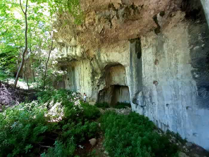 Struttura scavata nella roccia