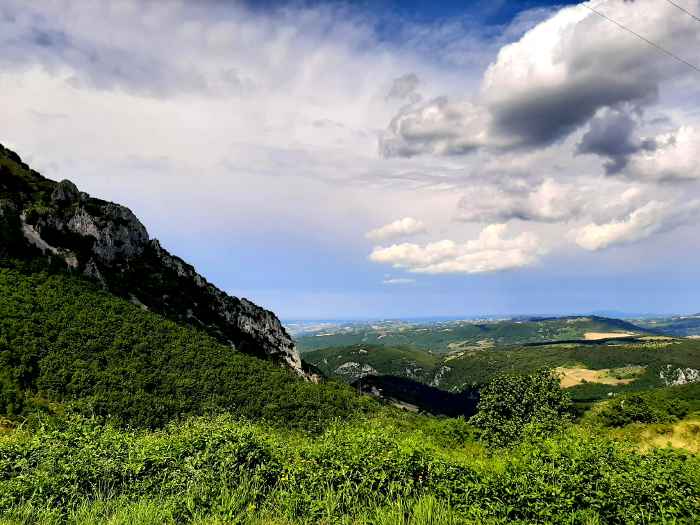 Paesaggio di montagna Gola della Rossa Ancona