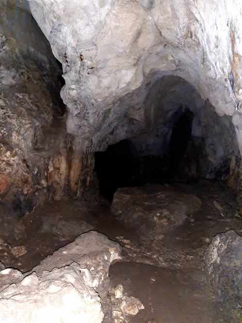 Interno di una grotta