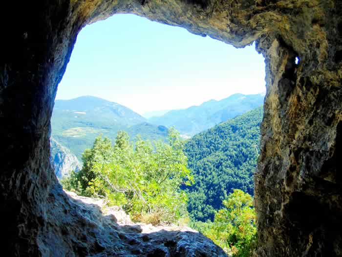 Vista dalla Grotta del Vernino