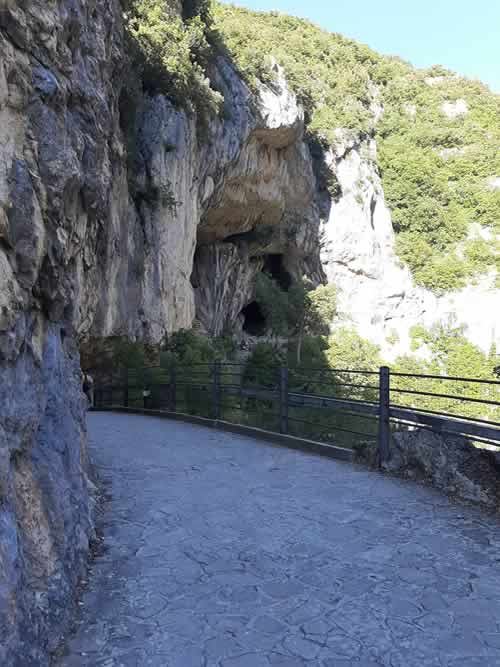 Santuario di Frasassi