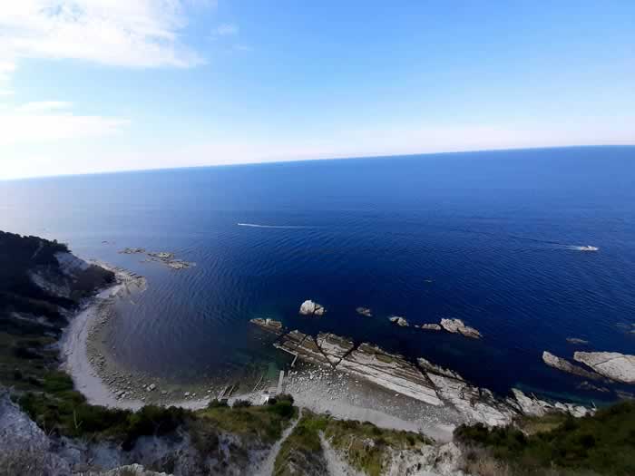 Spiaggia degli Scogli Lunghi Ancona