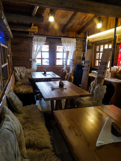 Sala pranzo Rifugio Fredarola