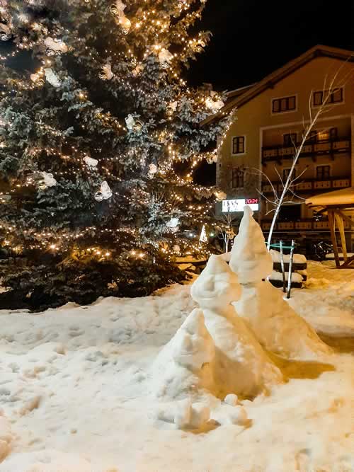 Pupazzi di neve natalizi