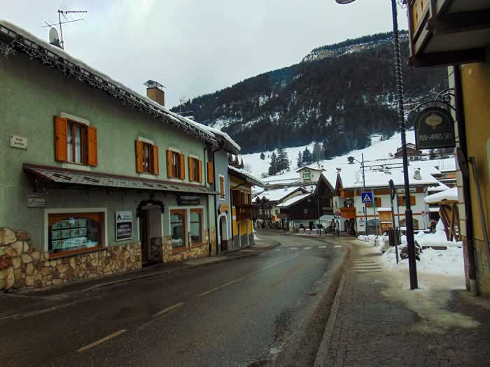 Paese Pozza di Fassa