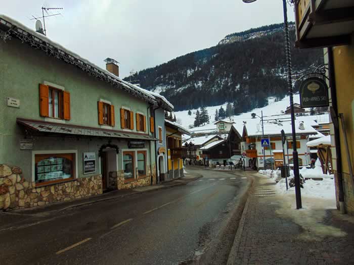 Paese Pozza di Fassa