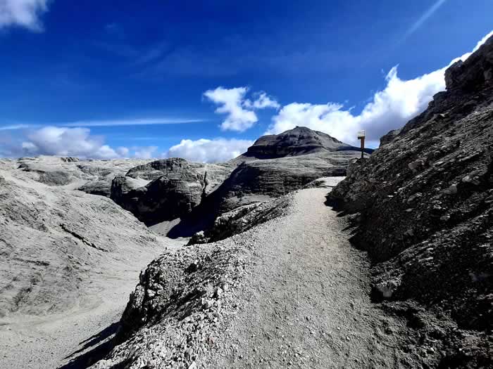 Sentiero per il Piz Boè