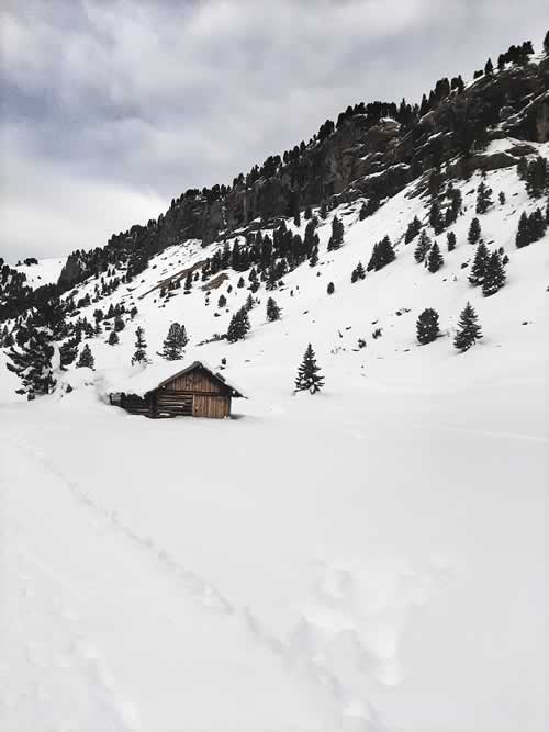 Casetta di legno in Val Duron