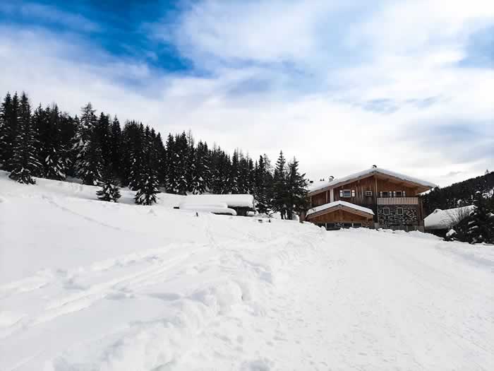 Rifugio Micheluzzi in inverno